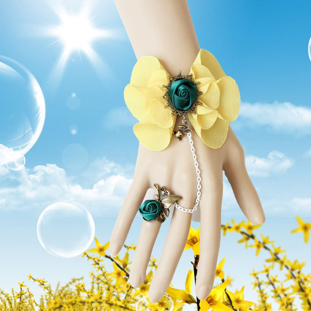 Floral Bracelet with Ring Hand Chain - WS-240