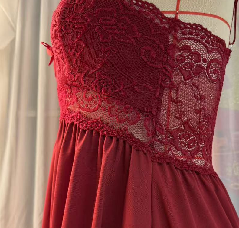 Lace nightdress - red side lace detail